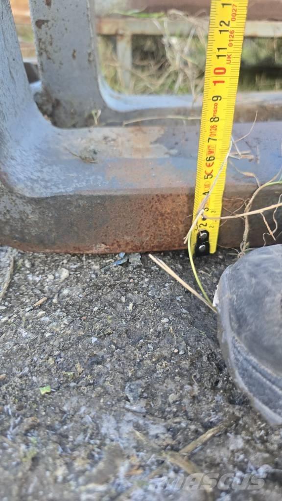  Pallgafflar 980kr Naudoti ratiniai krautuvai