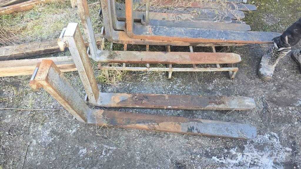  Pallgafflar 980kr Naudoti ratiniai krautuvai