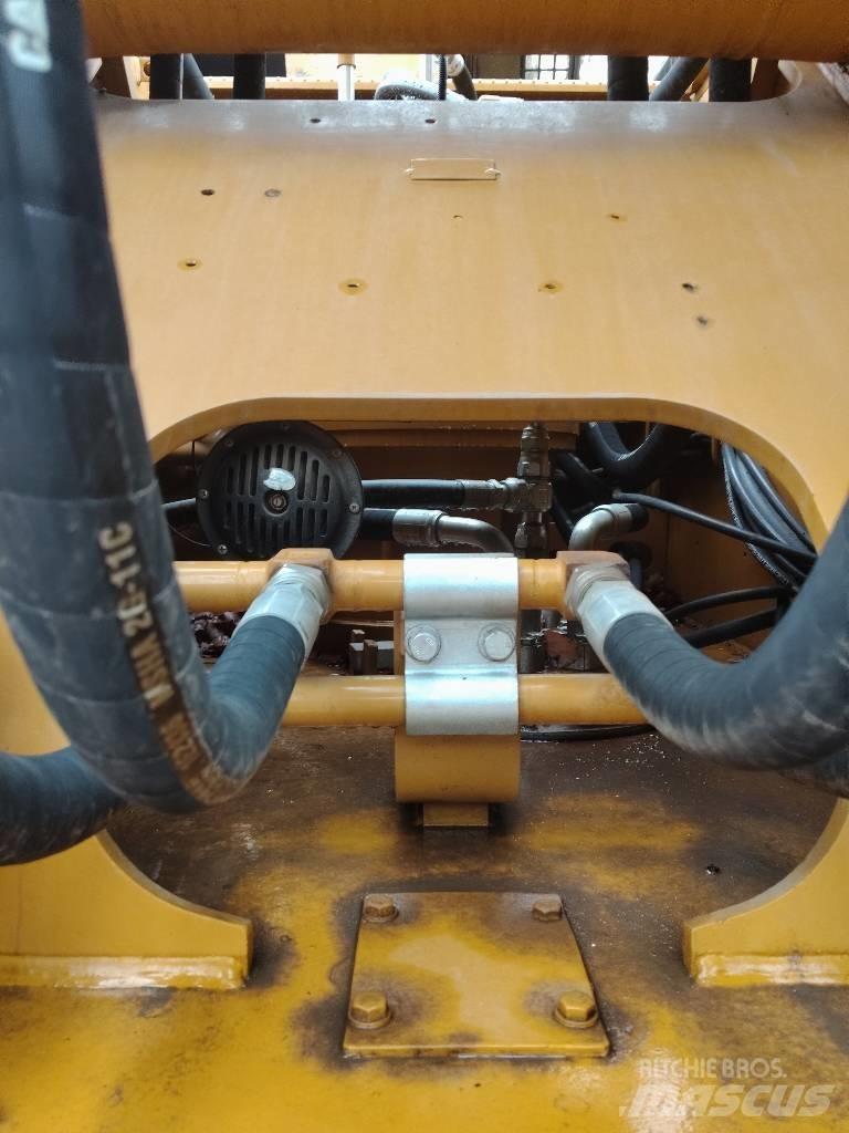 CAT 336 D Vikšriniai ekskavatoriai