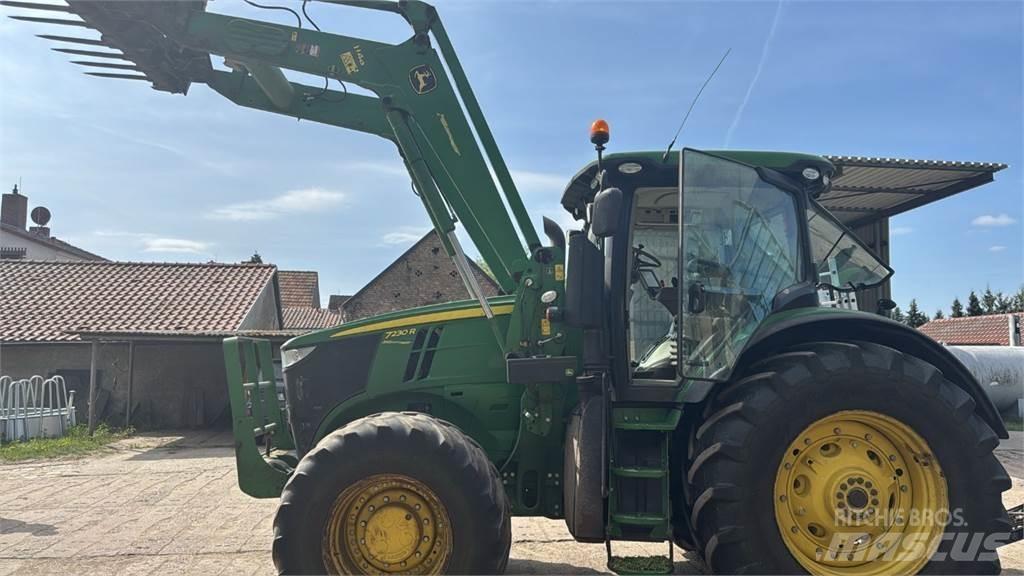 John Deere 7230 r Traktoriai