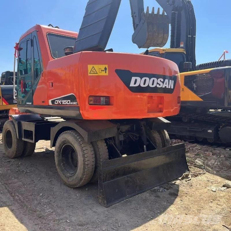 Doosan DX150W Ratiniai ekskavatoriai