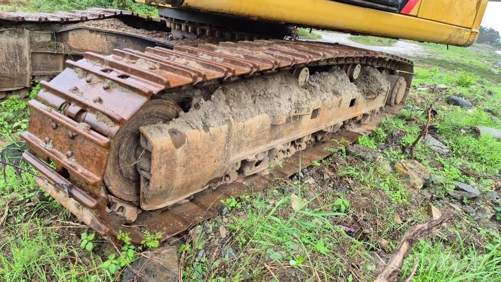 CAT 329 D L Vikšriniai ekskavatoriai