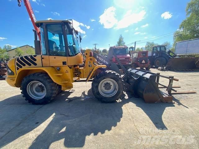 Volvo L 40 B TP Naudoti ratiniai krautuvai