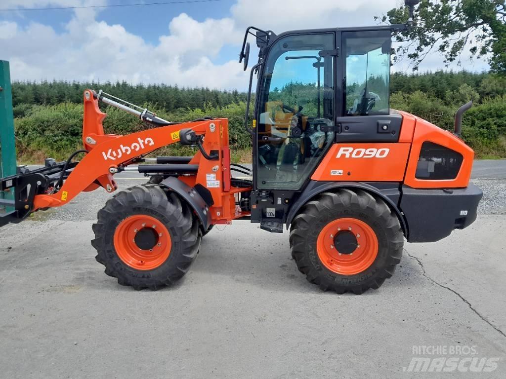 Kubota R 090 Teleskopiniai krautuvai