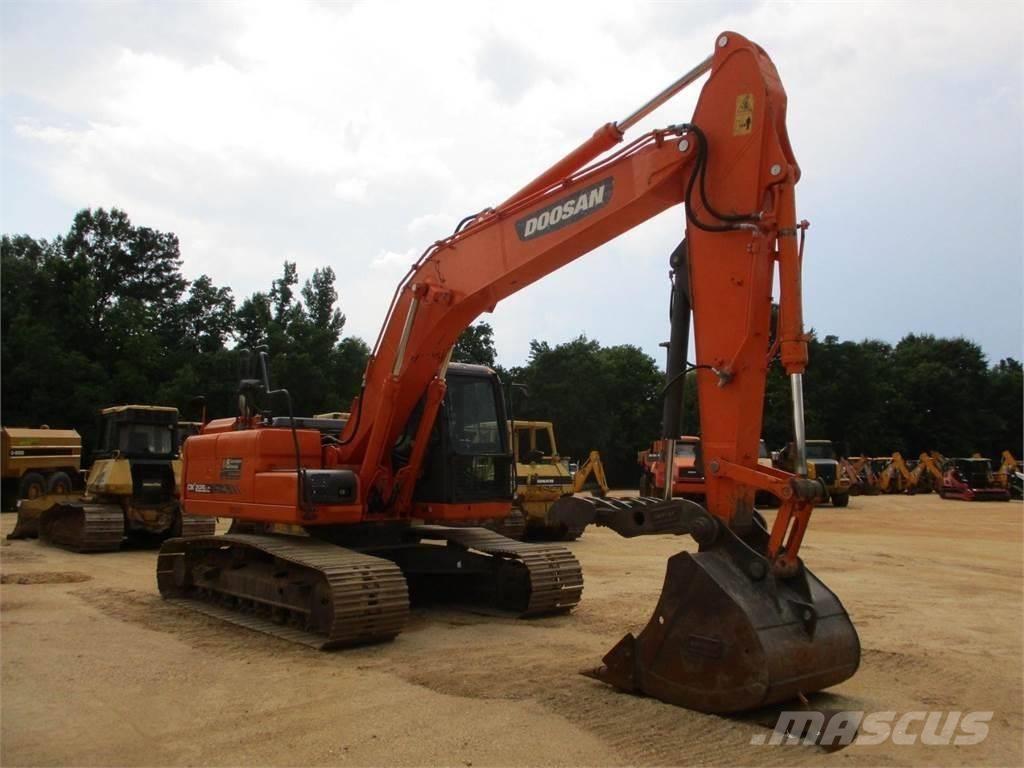Doosan dx225 Vikšriniai ekskavatoriai