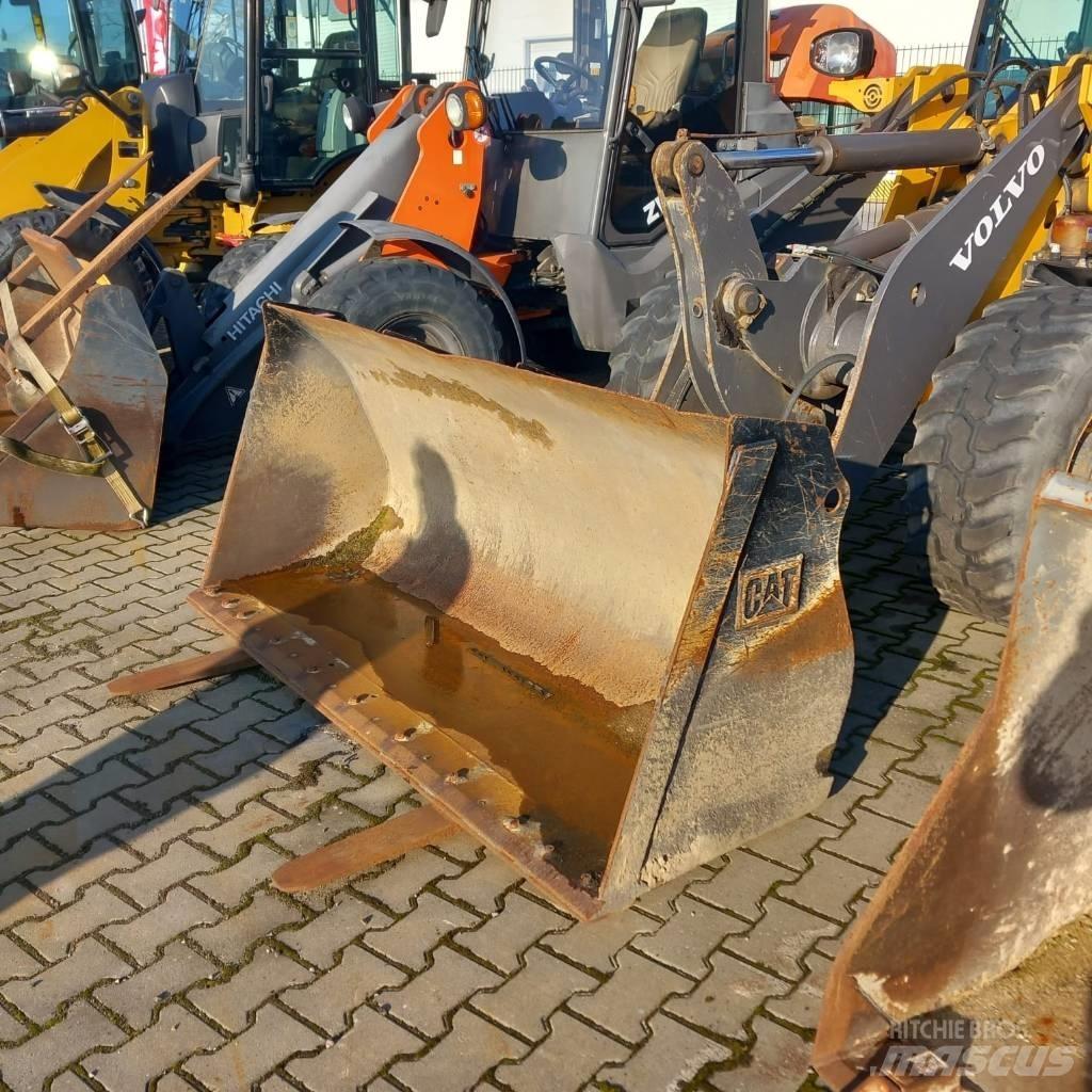 Volvo L 28 F Naudoti ratiniai krautuvai