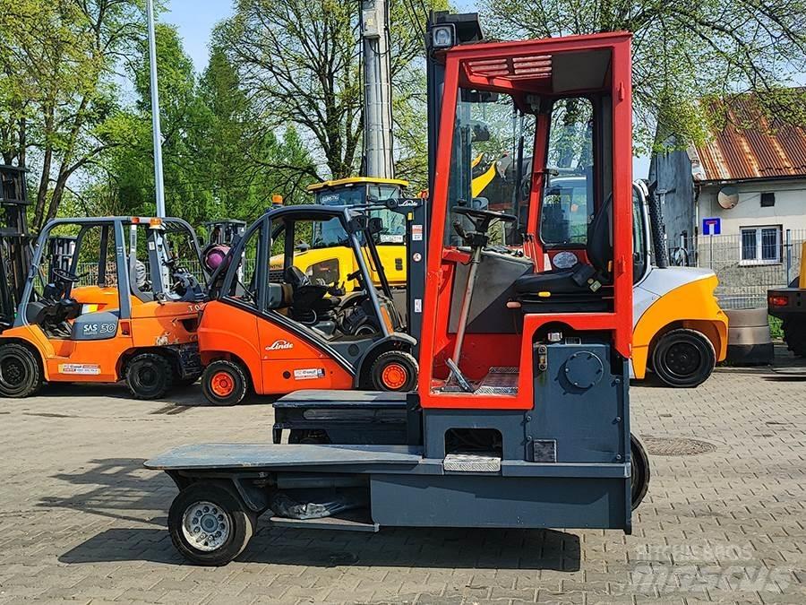 Combilift C4000 Šakiniai krautuvai su privažiavimu iš visų keturių pusių