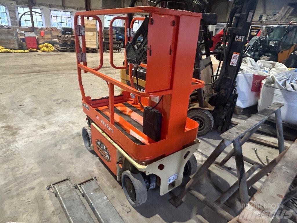 JLG 1230 ES Vertikalūs stiebiniai keltuvai
