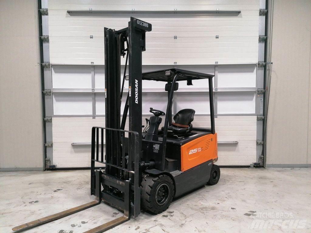 Doosan B25X-7 Elektriniai šakiniai krautuvai