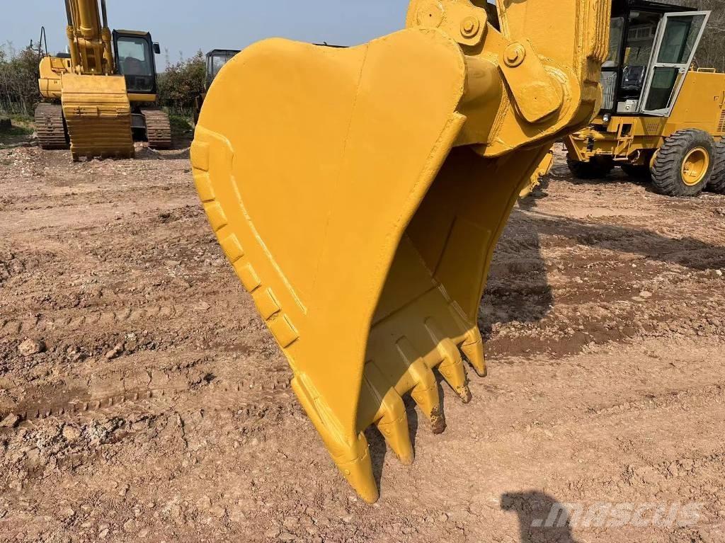 CAT 325C Vikšriniai ekskavatoriai