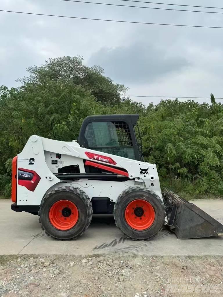 Bobcat S 630 Krautuvai su šoniniu pasukimu
