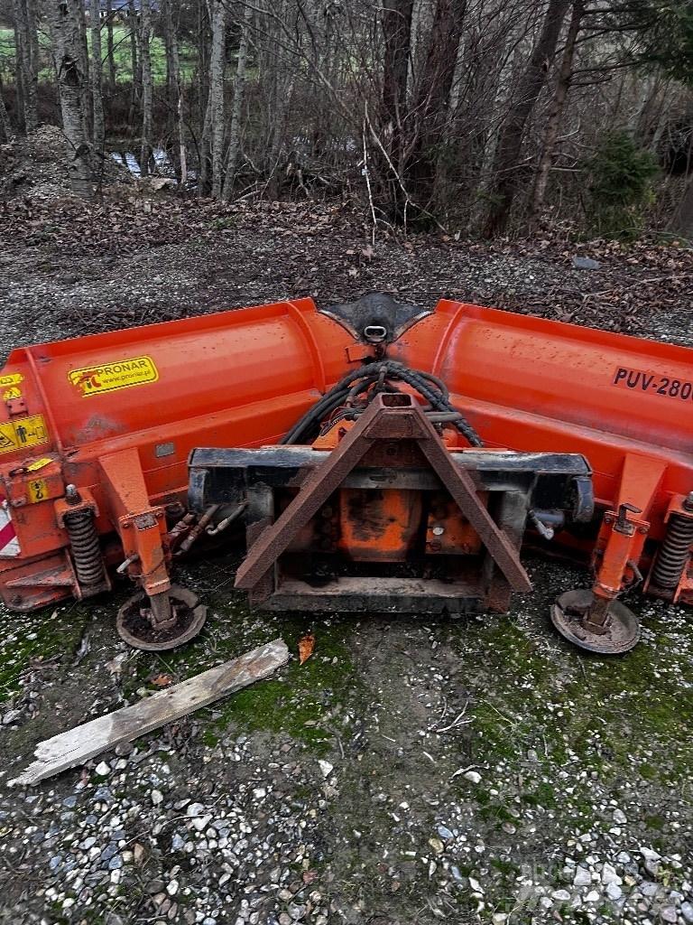 Pronar PUV 2800 Sniego peiliai ir valytuvai