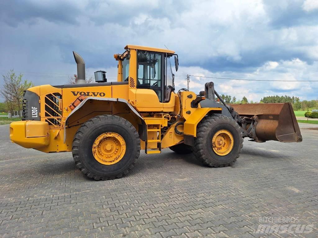 Volvo L 120 F Naudoti ratiniai krautuvai