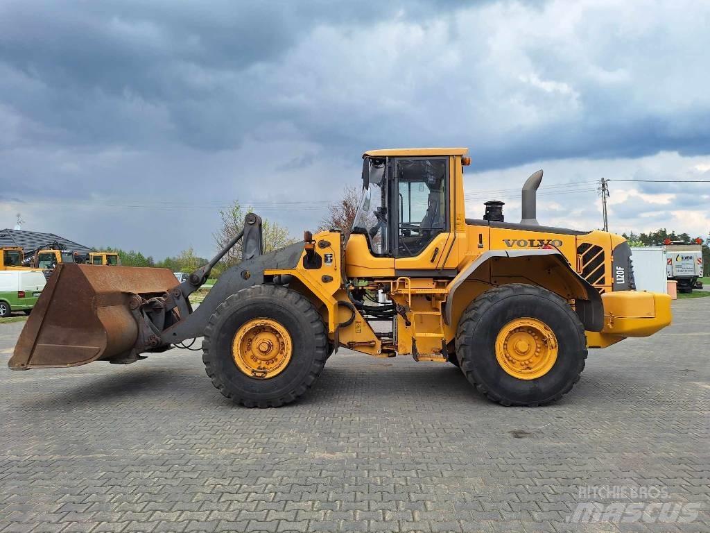 Volvo L 120 F Naudoti ratiniai krautuvai