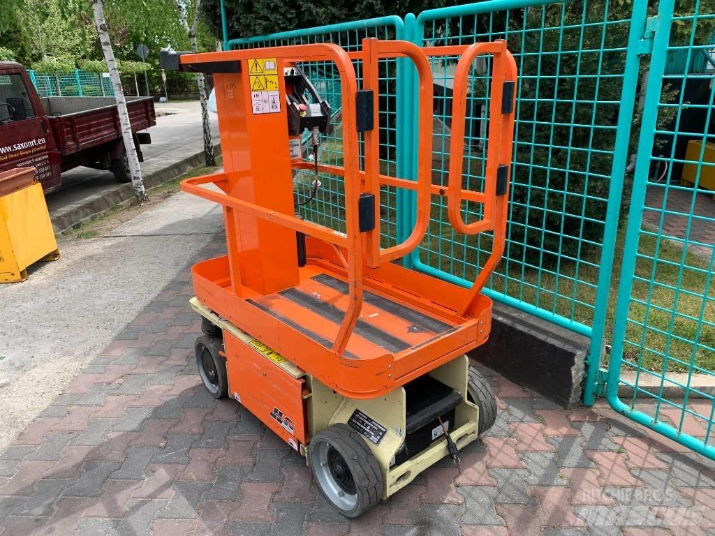 JLG 1230ES      V-3373 Vertikalūs stiebiniai keltuvai
