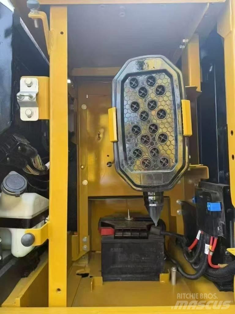 CAT 320 Vikšriniai ekskavatoriai
