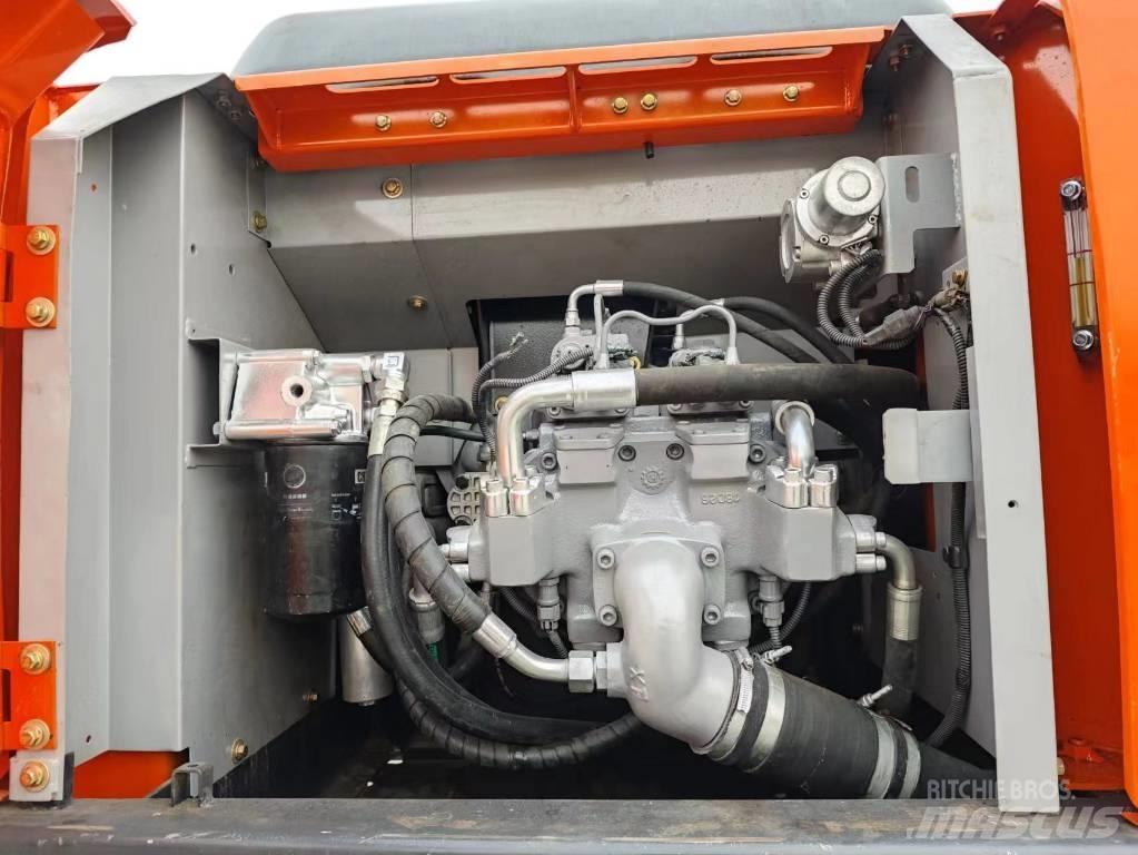 Hitachi ZX 200-6 Vikšriniai ekskavatoriai