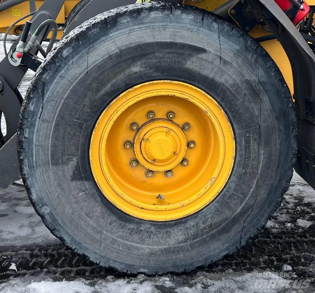 Volvo L 60 H Naudoti ratiniai krautuvai