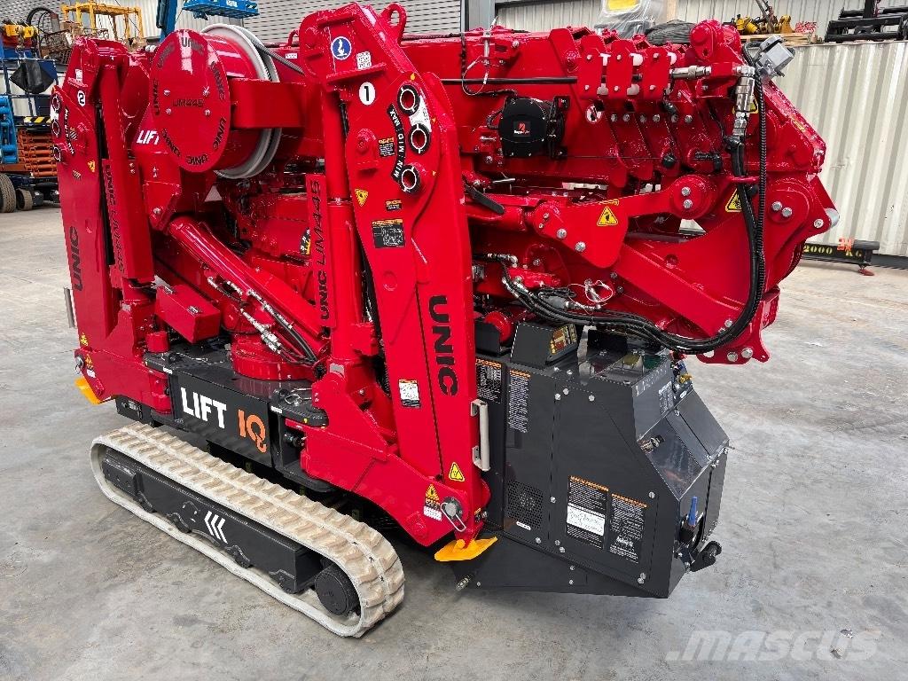 Unic UM 445 Visureigiai kranai
