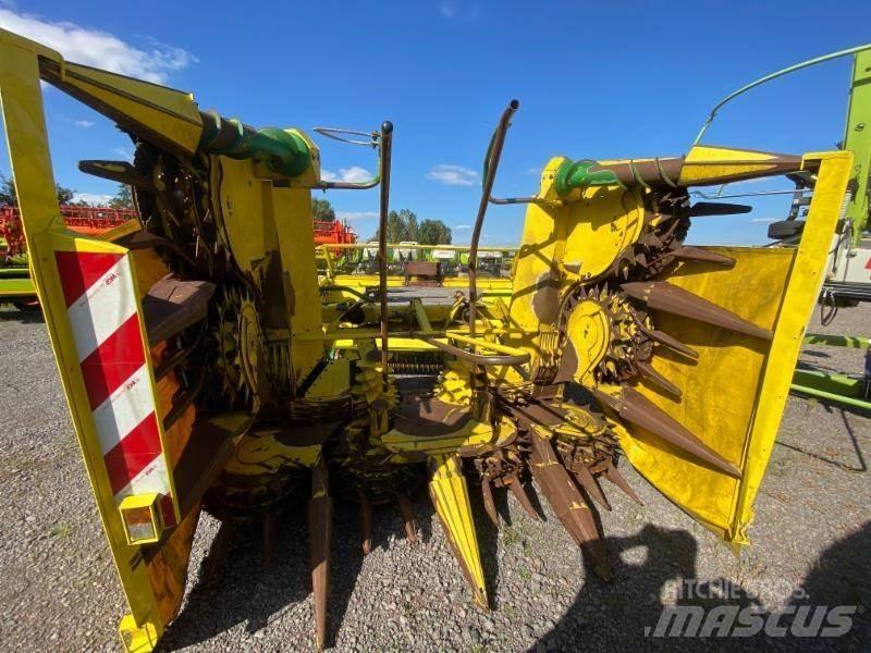 John Deere 7400 Pašarų ruošimo technika