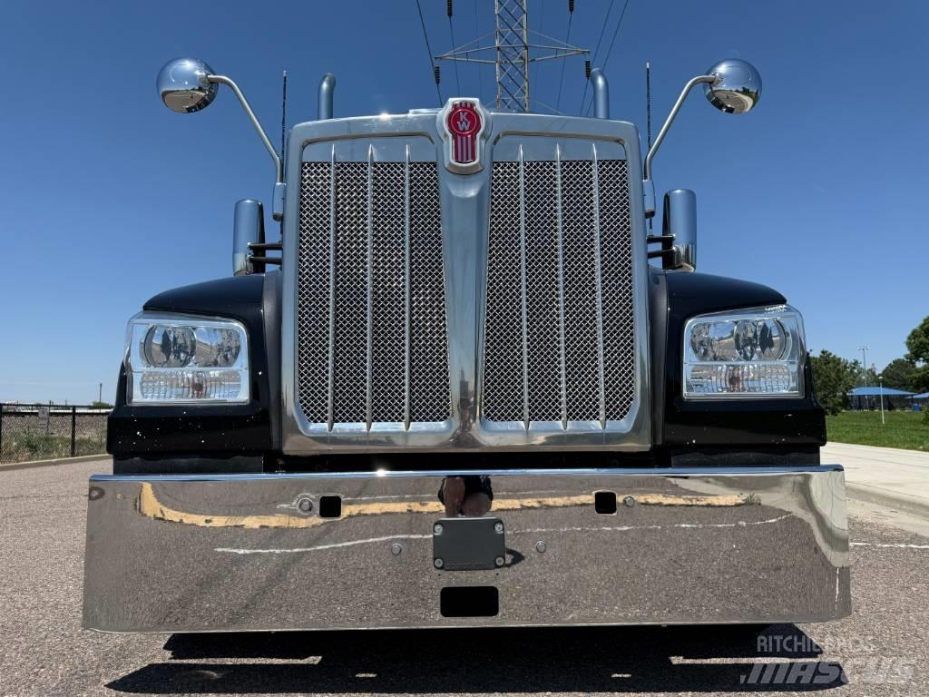 Kenworth W 990 Naudoti vilkikai