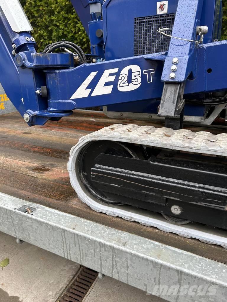 Teupen Leo 25T Teleskopiniai keltuvai