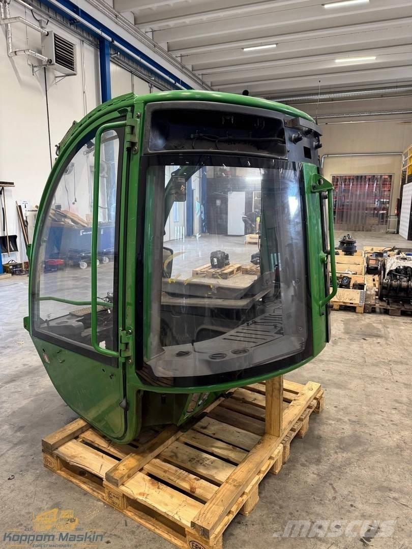 John Deere 1210E Kabinos ir salonai