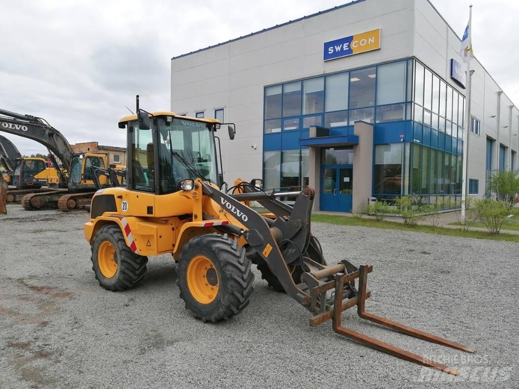Volvo L 35 G Naudoti ratiniai krautuvai