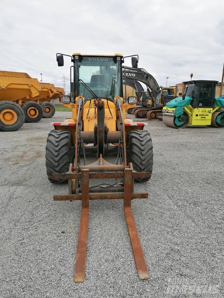 Volvo L 35 G Naudoti ratiniai krautuvai