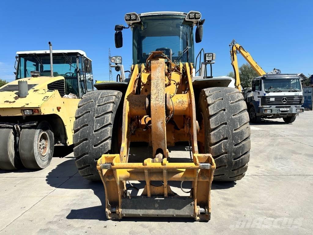 Liebherr L 550 Naudoti ratiniai krautuvai