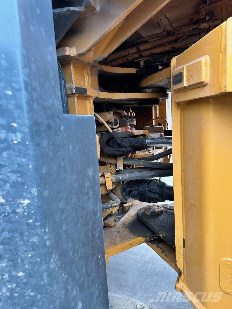 Liebherr L 550 Naudoti ratiniai krautuvai