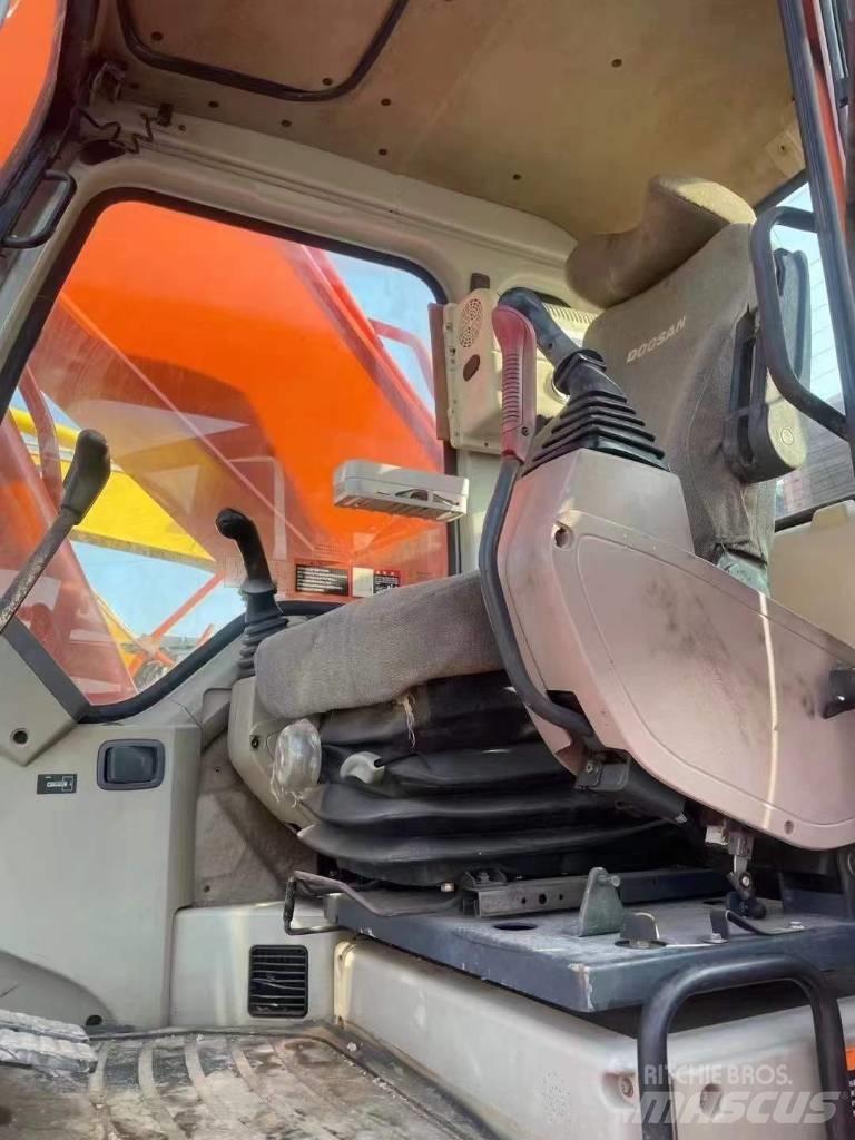 Doosan DH300 Vikšriniai ekskavatoriai