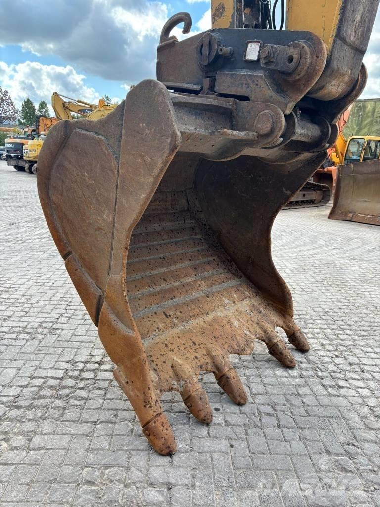 CAT 330 B L Vikšriniai ekskavatoriai