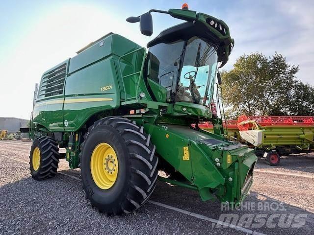 John Deere T660 i Derliaus nuėmimo kombainai