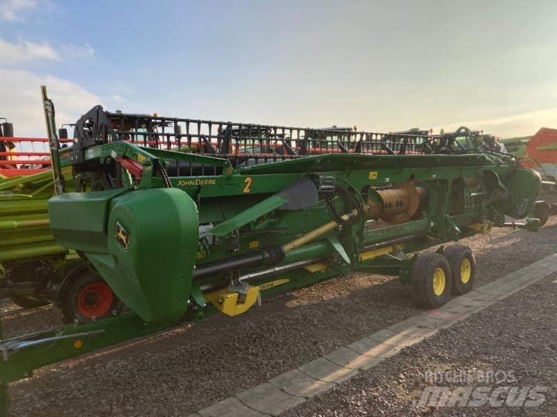 John Deere T660 i Derliaus nuėmimo kombainai