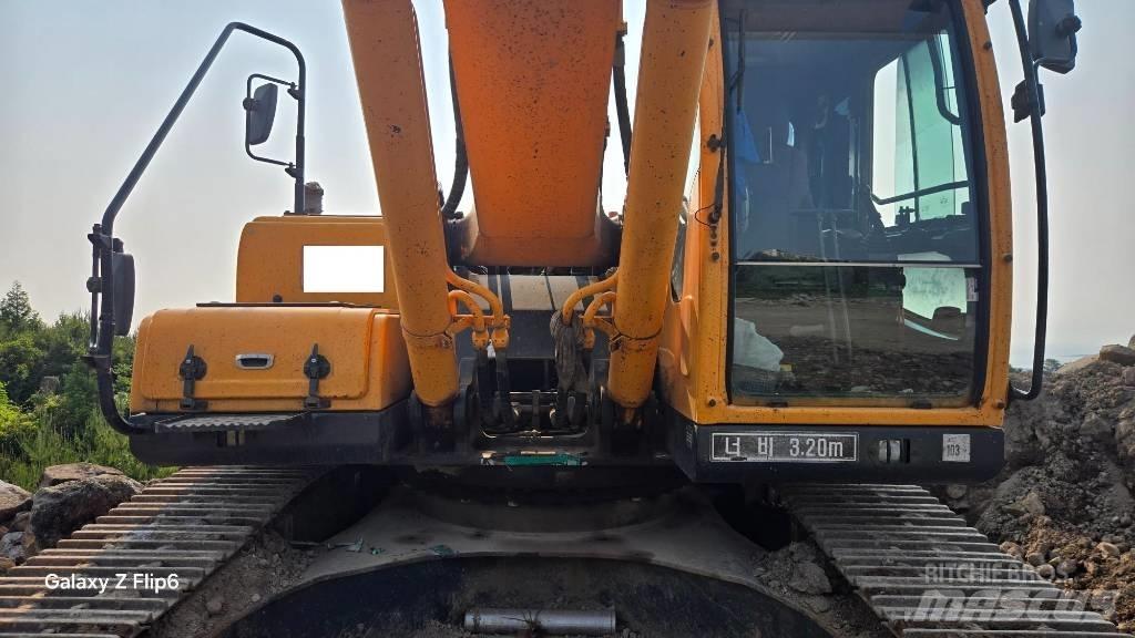 Hyundai Robex 300 LC Vikšriniai ekskavatoriai