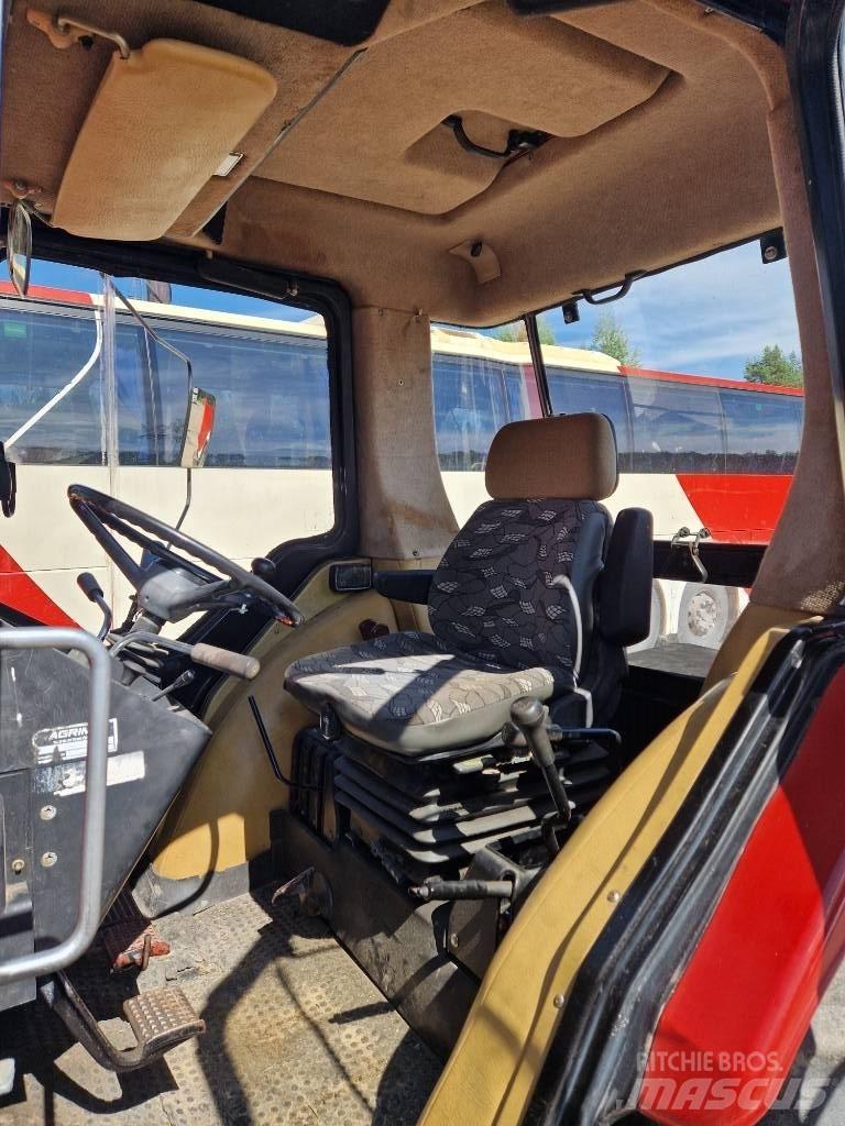 Case IH 685 XL Traktoriai