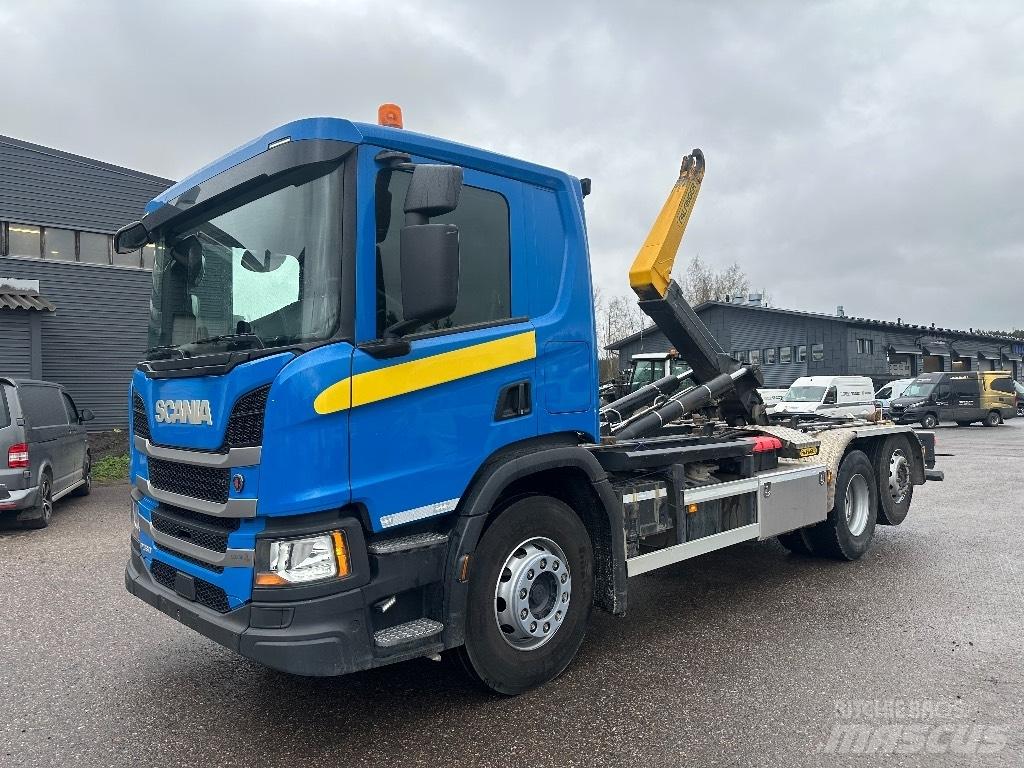Scania P 360 Sunkvežimiai su keliamuoju kabliu