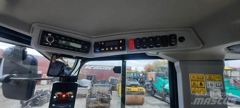 CAT 906 Naudoti ratiniai krautuvai