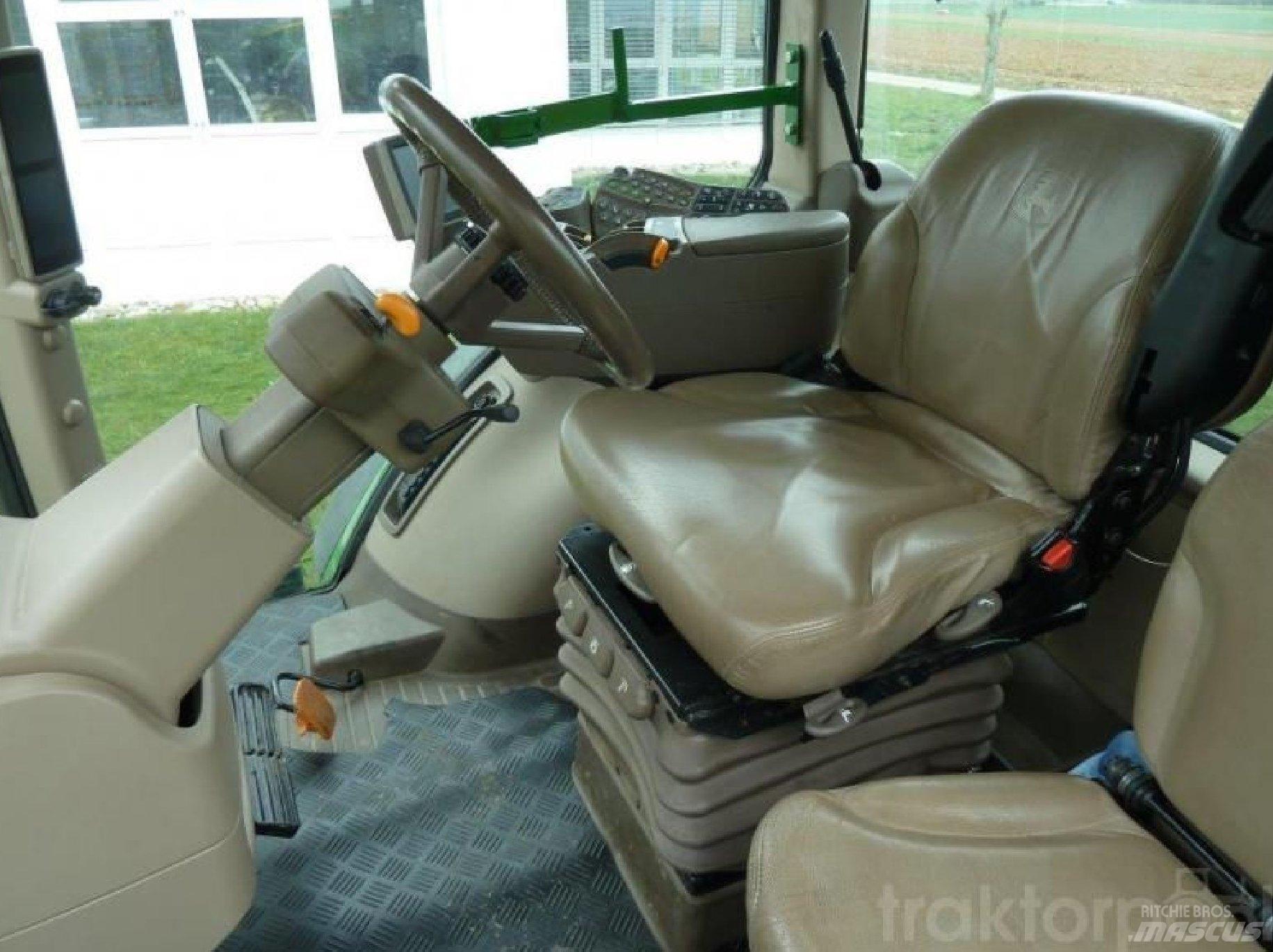 John Deere 7230R Traktoriai
