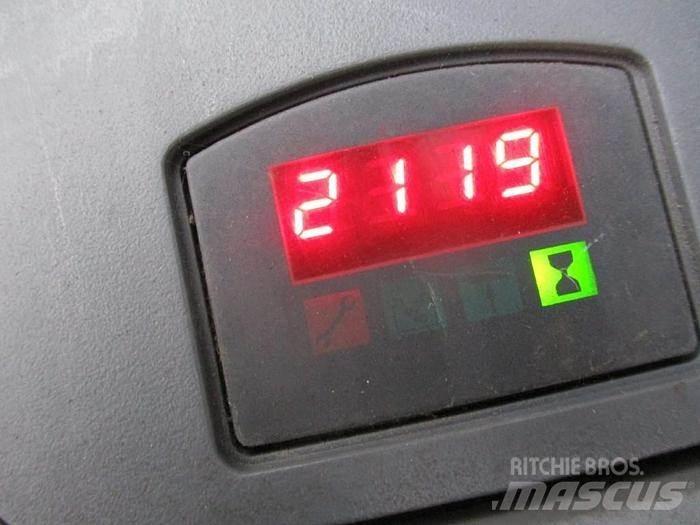 BT LPE 200-6 Žemų aukščių keltuvai su platforma