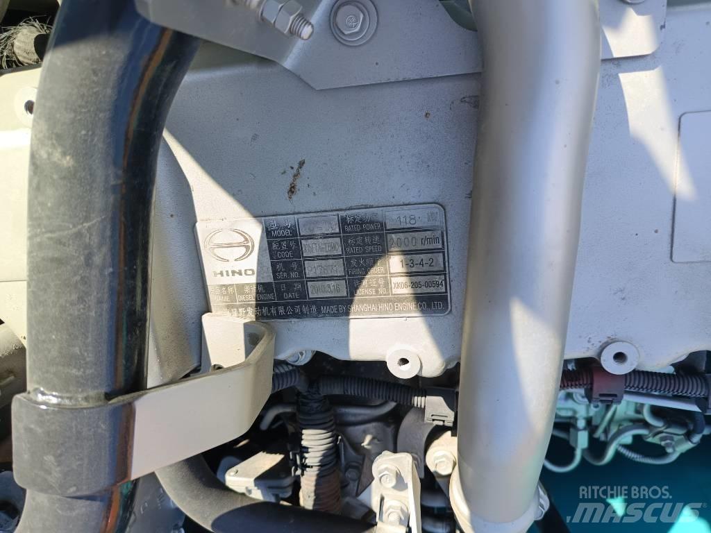 Kobelco SK200D Vikšriniai ekskavatoriai