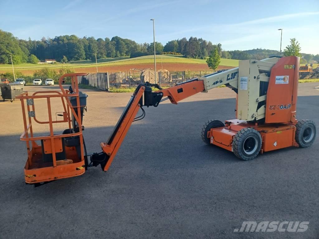 JLG E 300 AJP Alkūniniai keltuvai