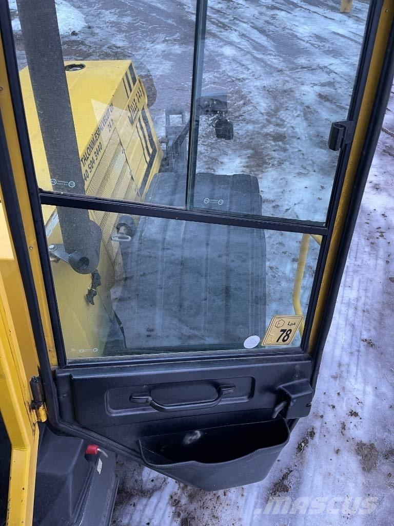 Wille 845 Naudoti kompaktiški traktoriai