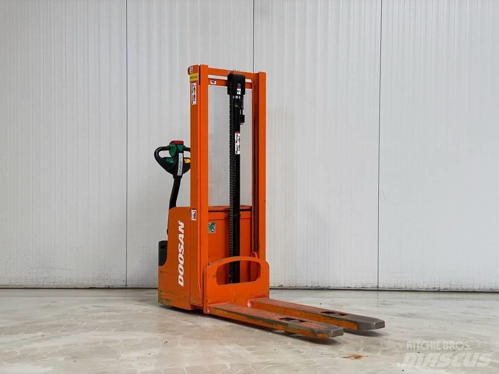 Doosan LEDS12.5C Rankiniai vėžimėliai