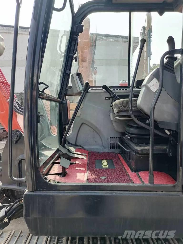 Doosan DX 60 Vikšriniai ekskavatoriai