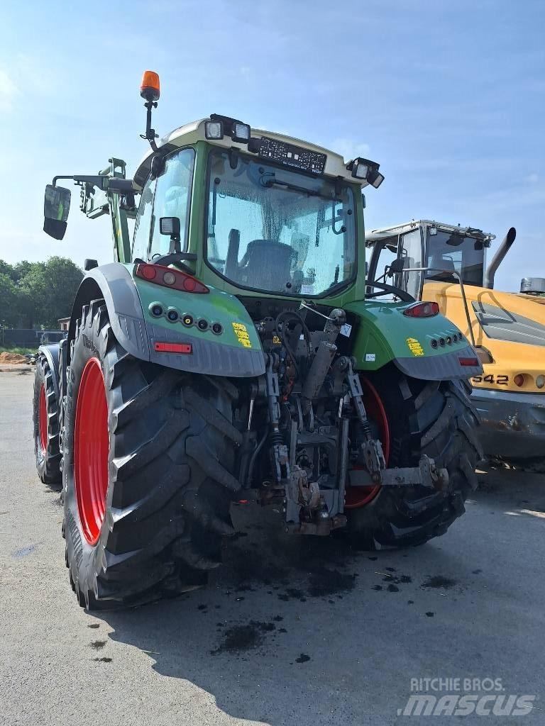 Fendt 718 Vario Traktoriai