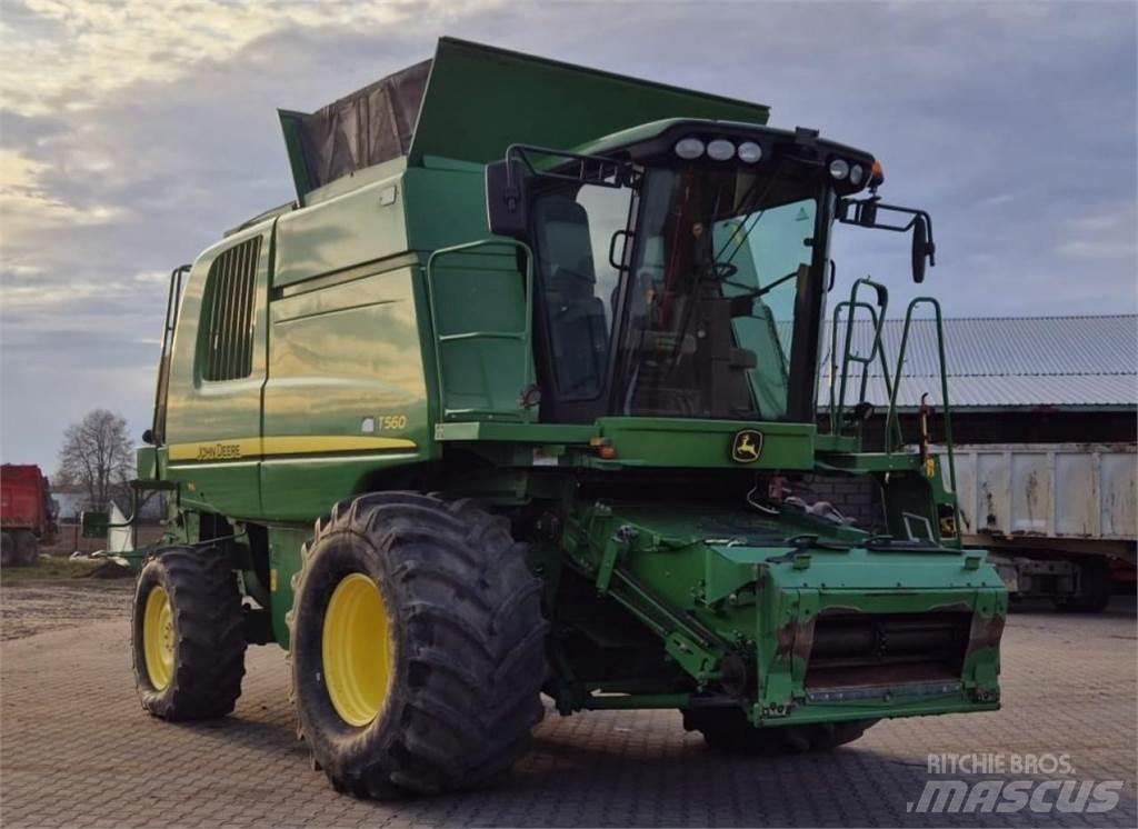 John Deere T560 Derliaus nuėmimo kombainai