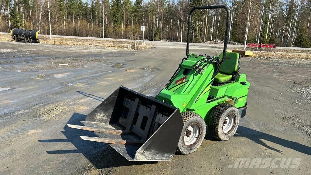 Avant 320 S Daugiafunkciniai pakrovėjai