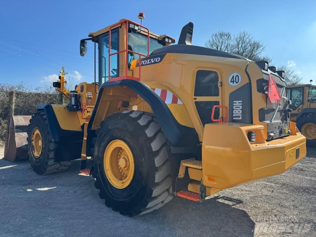 Volvo L 180 H Naudoti ratiniai krautuvai